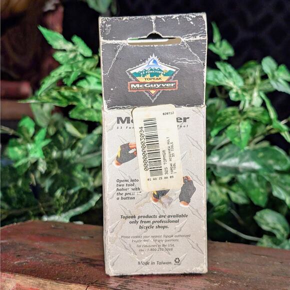 Topeak Vintage McGuyver 33 Multi Function Folding Tool Camp Hike Bike Fish T1336 - Picture 9 of 10